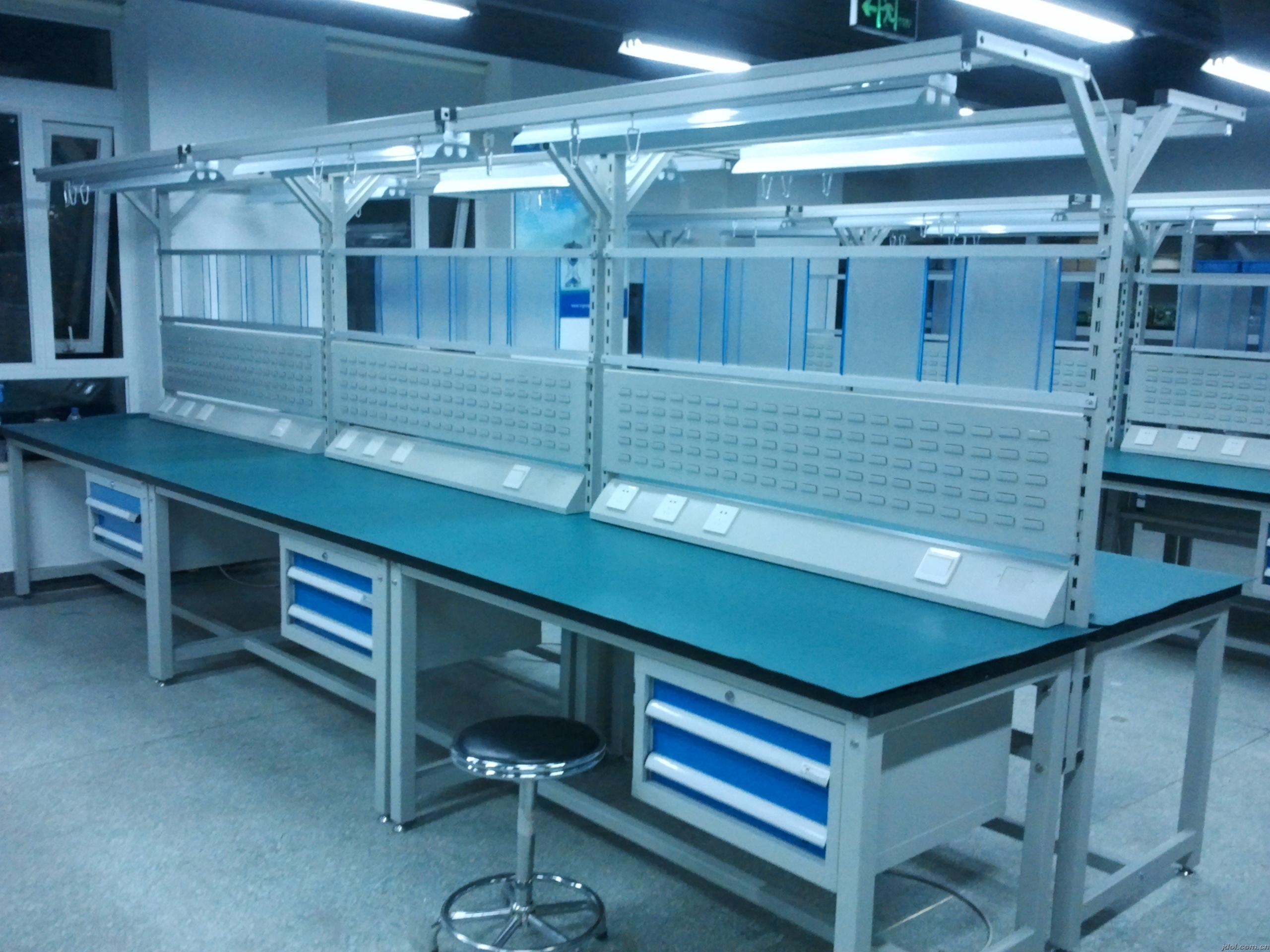 重型工作台